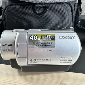 Sony Handycam DCR-SR200 Camcorder 40GB HDD, 10x Zoom, w/HandyCam Station